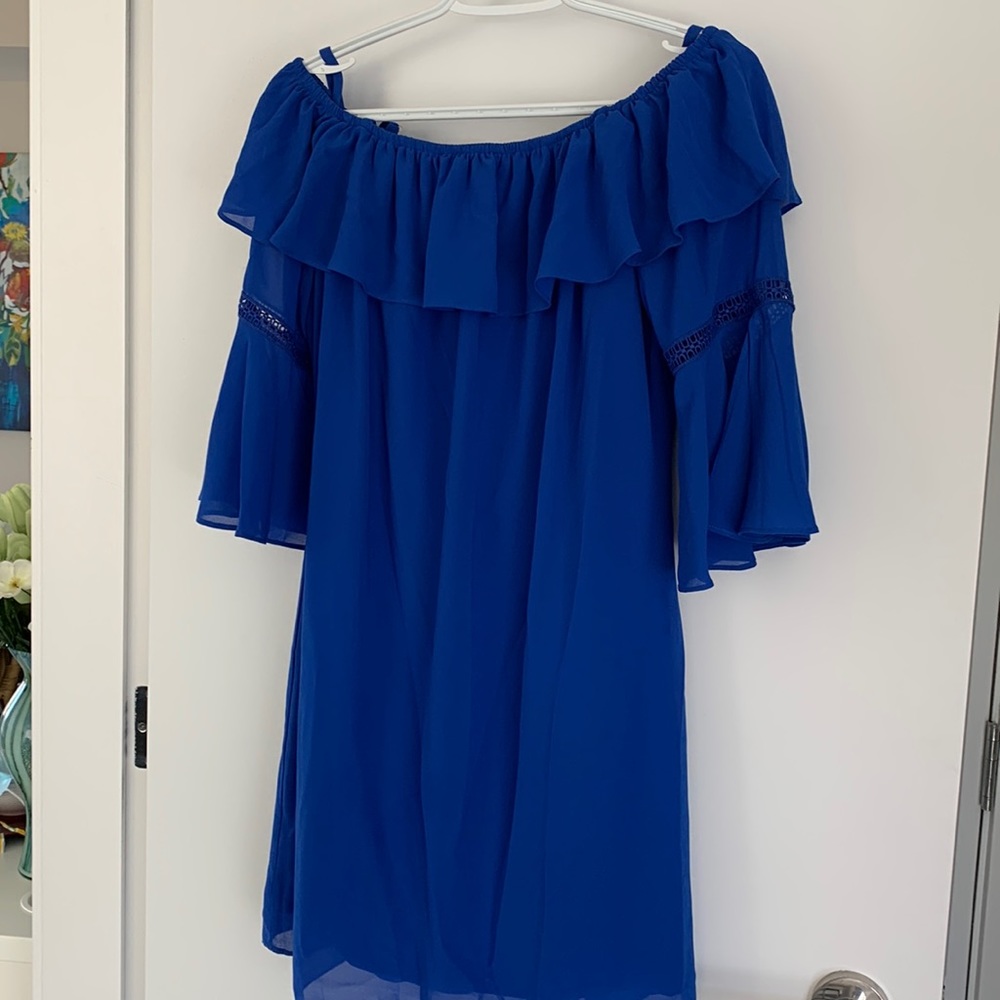 Beautiful blue dress, fully lined, off or on the shoulder, loose fitting